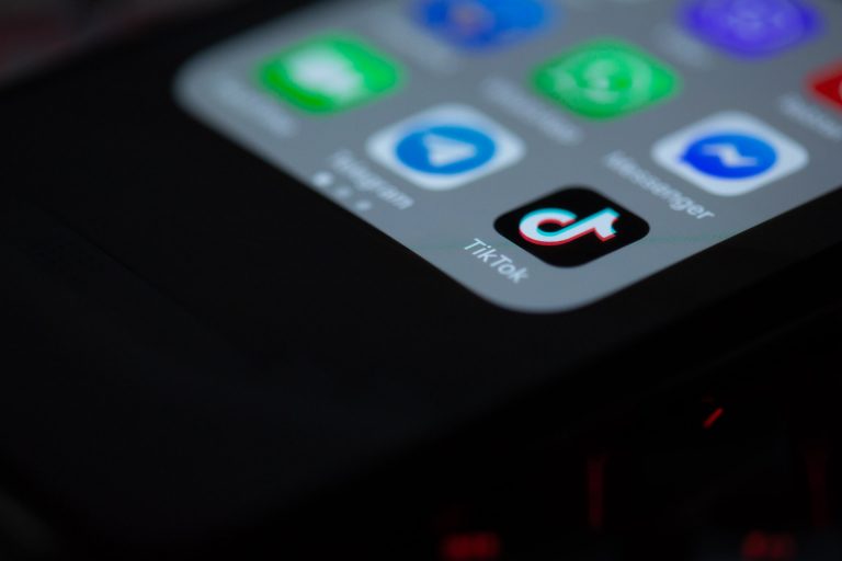 Már hét gyerek halhatott meg egy fojtogatós TikTok-kihívás miatt