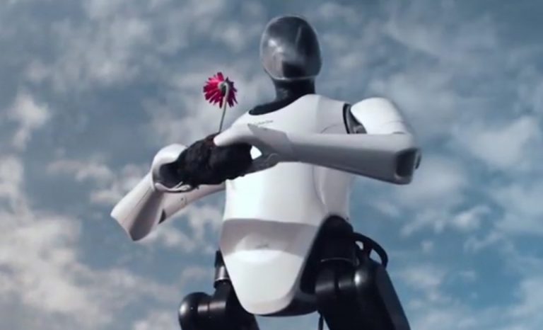 A Xiaomi arc nélküli robotja új képességet tanult és az emberek munkájára pályázik