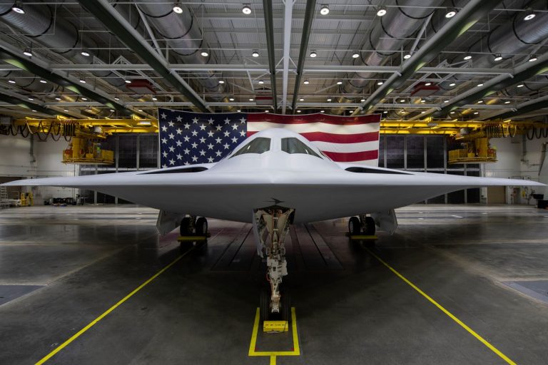 Még nem is repült, de már modernizálni kell a B-21 Raidert