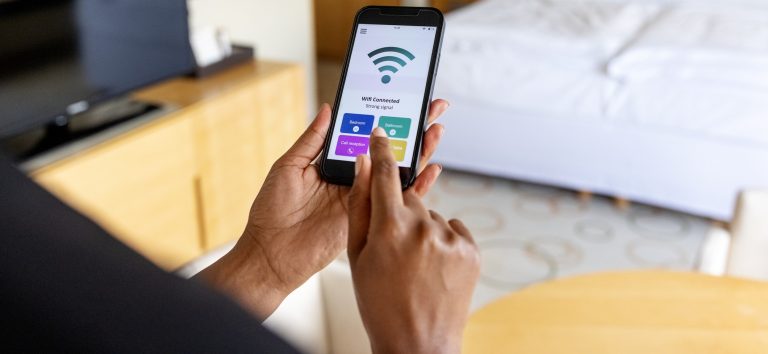 Itt az új technológia, ami wifit használva átlát a falakon