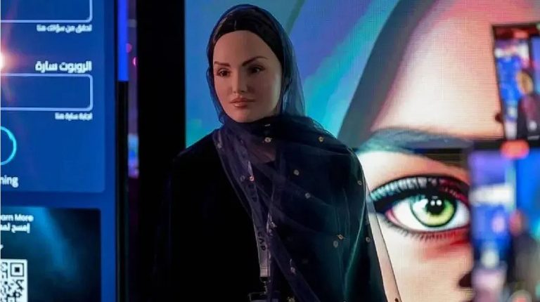 Bemutatták az első szaúdi humanoid robotot, amivel beszélgetni és táncolni is lehet