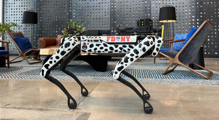 Így segített Bergh, a robotkutya a New York-i parkolóház összeomlásakor