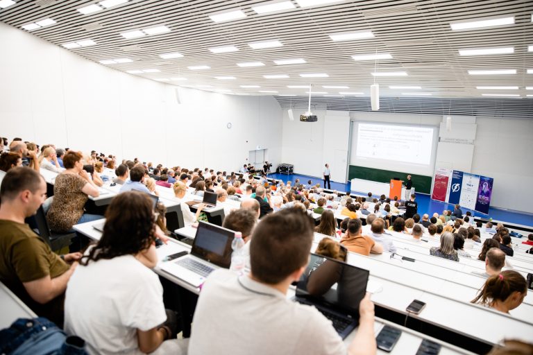 Eltöltöttünk egy délutánt a ChatGPT-vel a BME-n