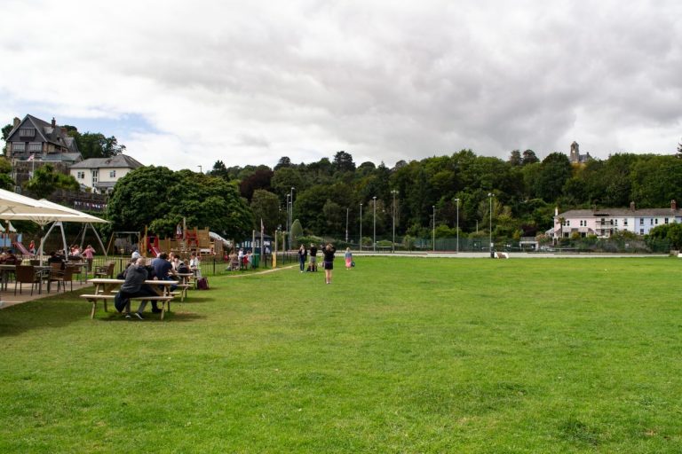 Igaz lehet a városi legenda, tényleg rejtőzhet egy katonai tengeralattjáró egy park alatt