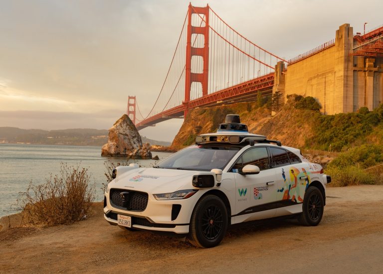 Mostantól éjjel-nappal járhatnak a sofőr nélküli taxik San Franciscóban