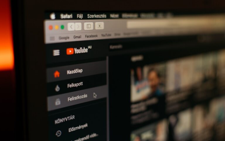 A YouTube elkezdte agresszíven üldözni a hirdetésblokkolók használatát, de Brüsszel lassíthat az offenzíván