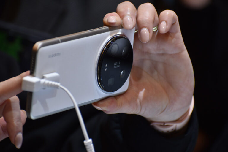 Izomból nekiugrik a Samsungnak a Xiaomi