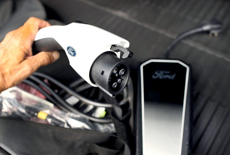 Kijózanító nyilatkozat a Fordtól: elvesztették a hitüket az elektromos autókban