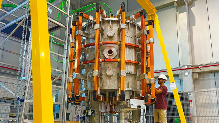 Olyan tokamak épül, amilyet még nem látott a világ
