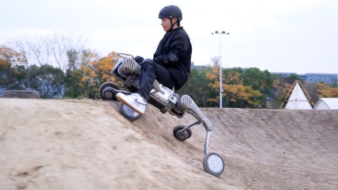 Felnőtt emberek is közlekedhetnek már robotkutyával