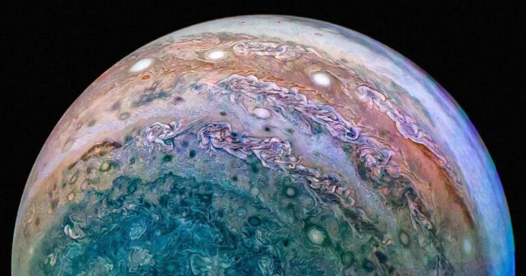 Olyan fura objektumot azonosítottak a Jupiter közepén, hogy nincs rá magyarázat