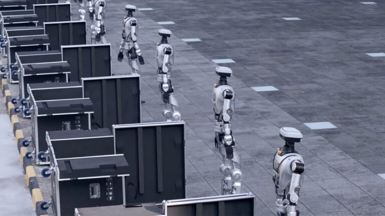 Ijesztő vagy csak simán furcsa? A kínai humanoidok megint újat mutattak