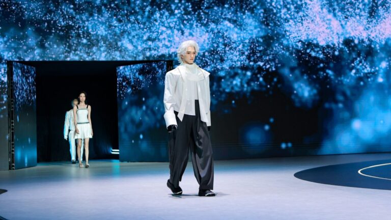 Humanoid társrobotokat mutatott be a kínai UBTech